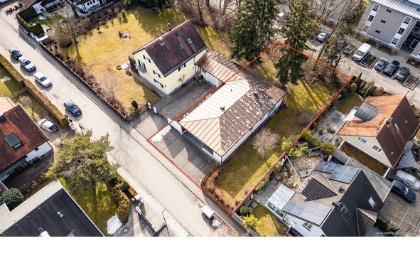 Verschiedene Bebauungsmöglichkeiten - Grundstück mit Altbestand &amp; ca. 804 m² in zentraler Lage von Ottobrunn!